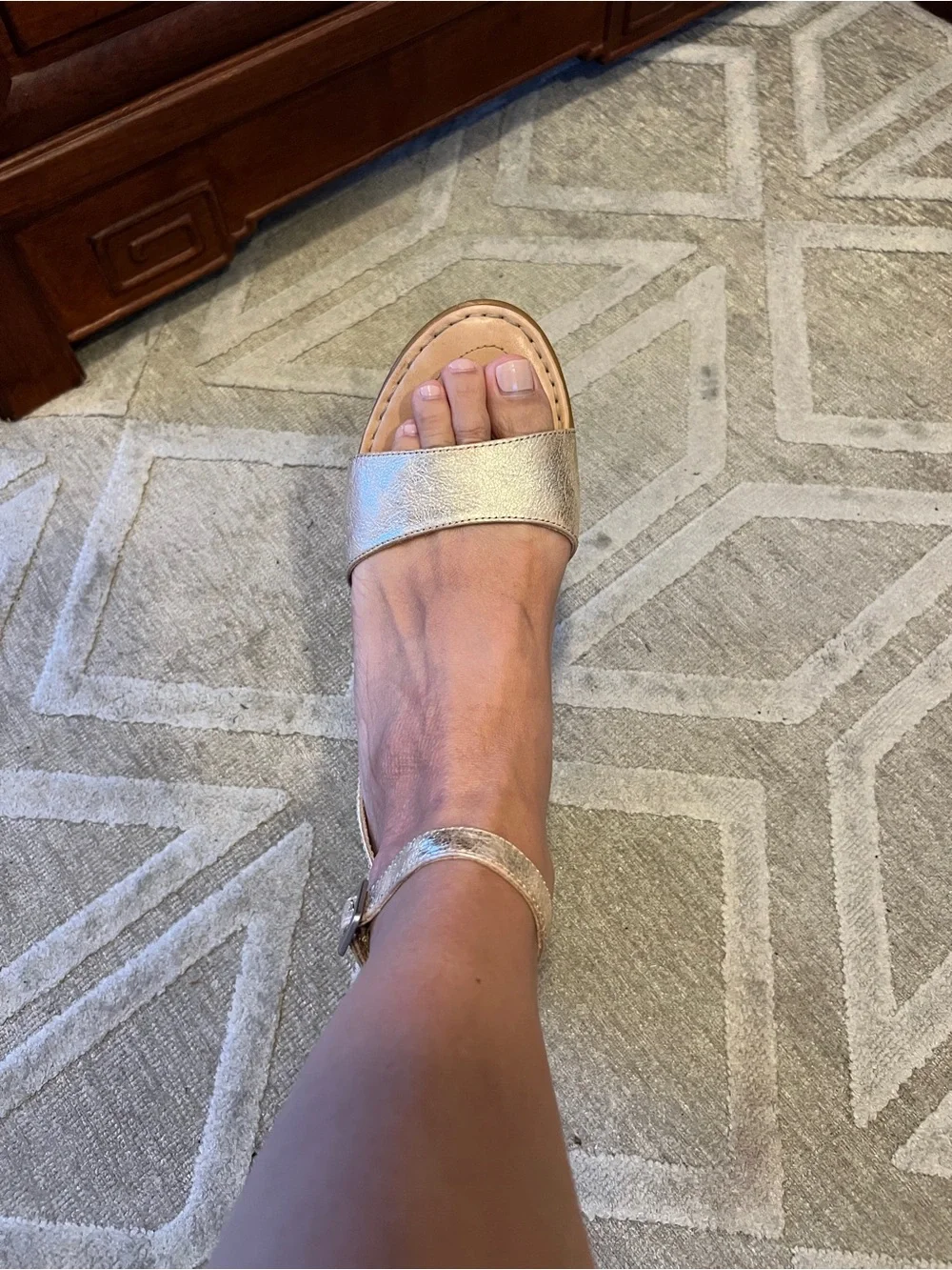 metallic gold low wedge sandal women’s size 8